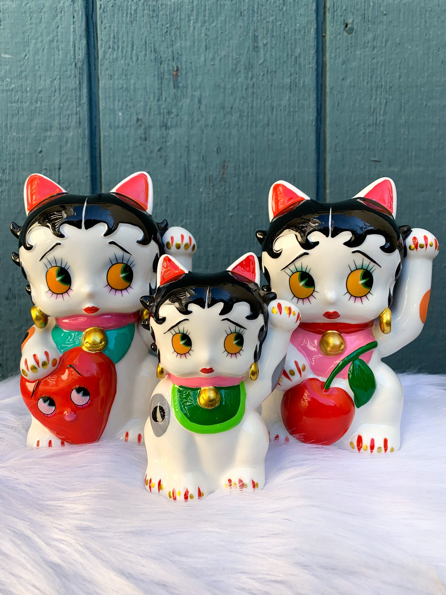 PRE-ORDER: Estimated November Delivery. Heart Ceramic Betty Maneki Neko