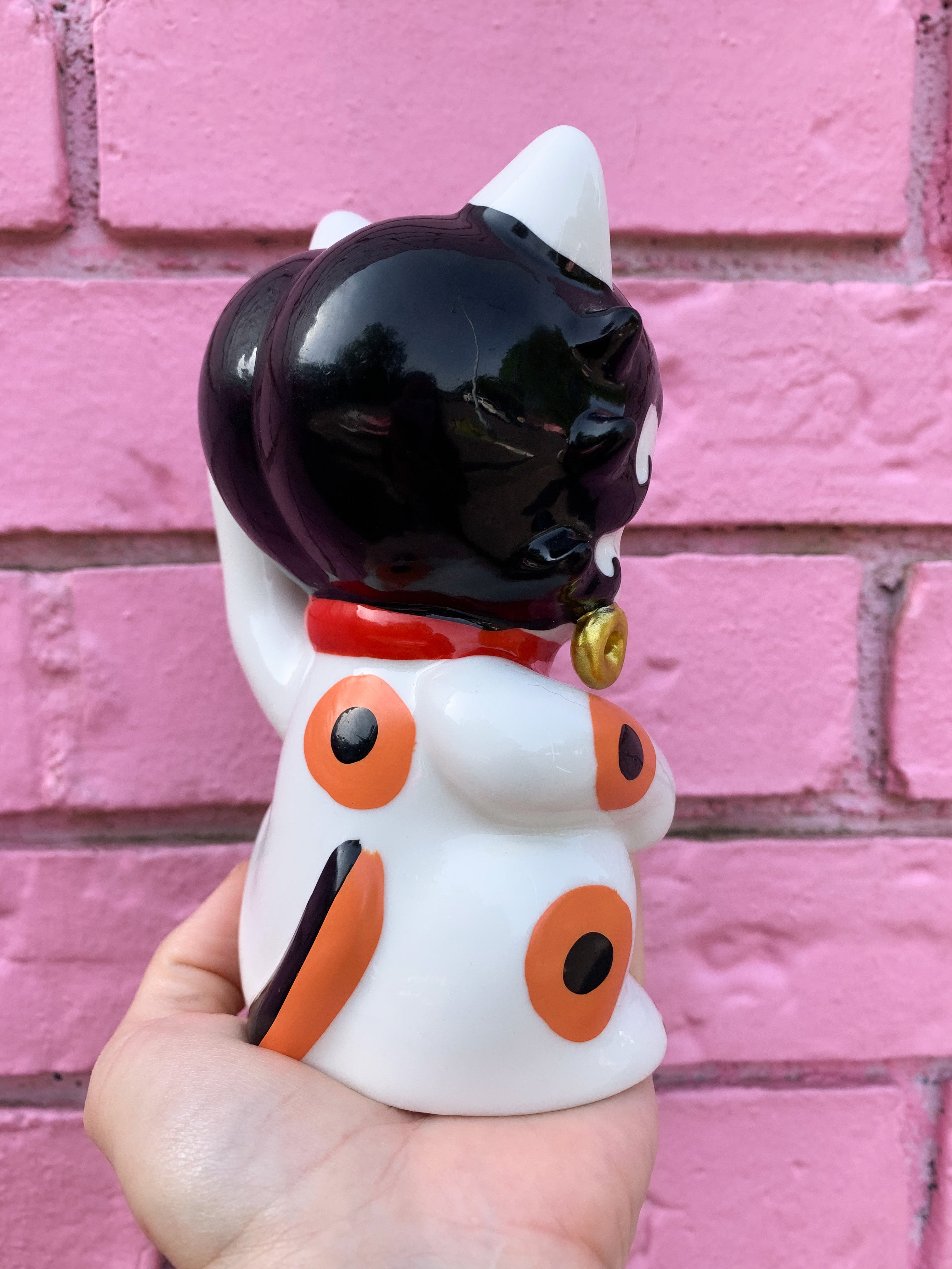 ベティちゃん 招き猫 PRE-ORDER: Cherry Betty Maneki Neko - Estimated Delivery 2026